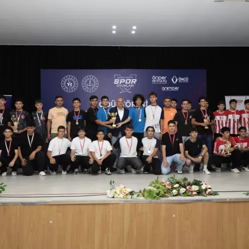 Antalya İmam Hatip Spor Oyunları Ödülleri Sahiplerini Buldu
