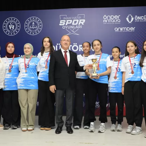 Antalya İmam Hatip Spor Oyunları Ödülleri Sahiplerini Buldu